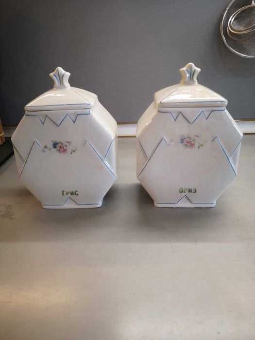 Старинни порцеланови буркани за подправки