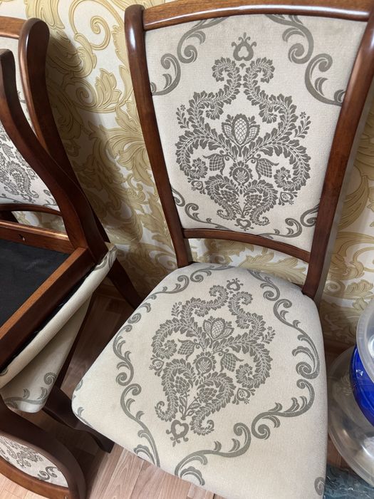 Продам Стол со стульями