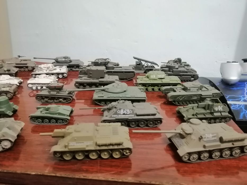 Продам модели танков