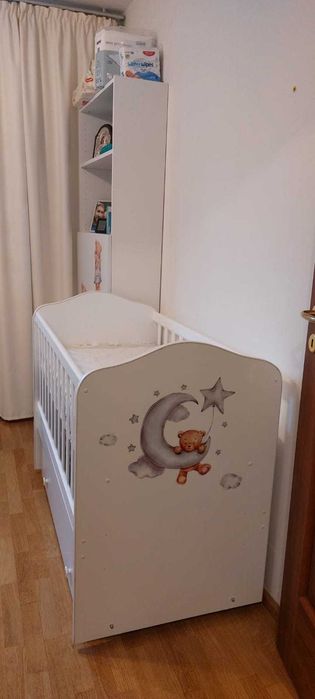 Patut bebe cu balansoar si sertar pentru depozitare. Transport inclus!