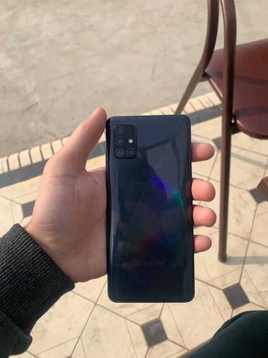 Samsung a51 xotira64/4 aybi yiq orqa kamera oynasida ozgina chiziq bor