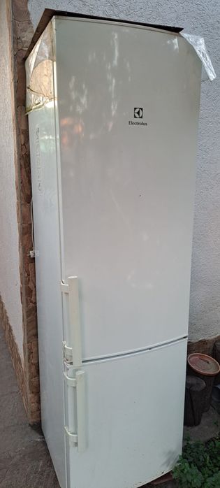 Vând frigider utilizat