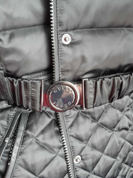Дамско яке Guess M размер