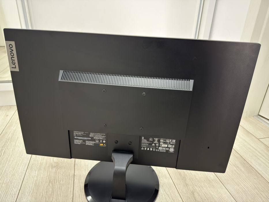 Monitor LENOVO 27 inch