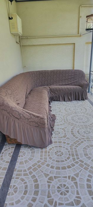 Divan ugolok sotiladi