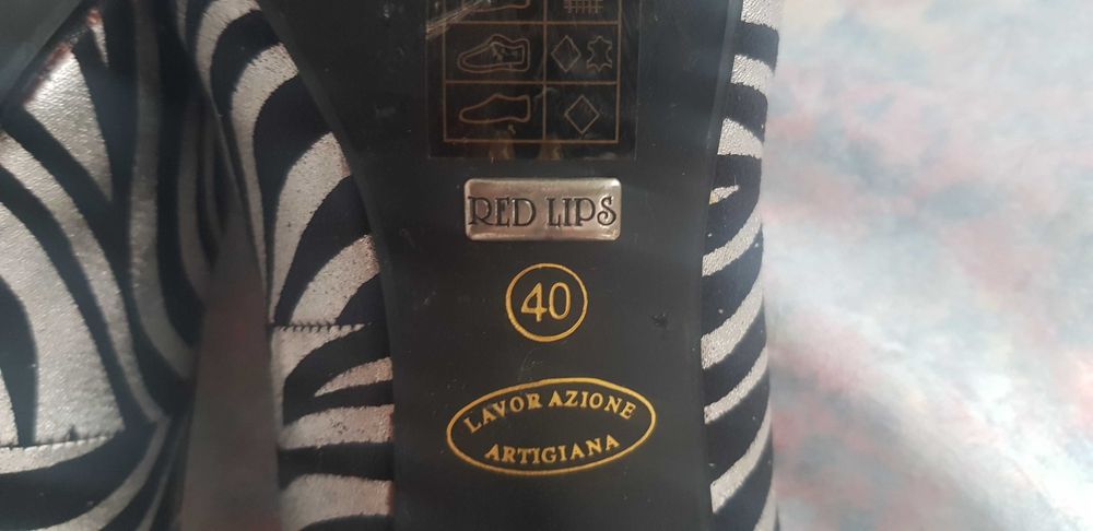 pantofi negru-argintiu model tigrat