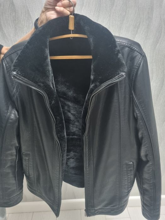 Продам  кожаная мужская куртка