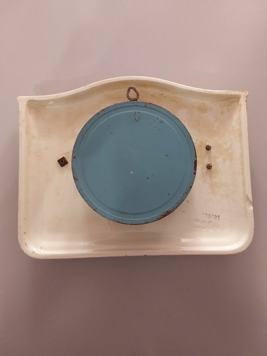 Порцеланов часовник Mauthe