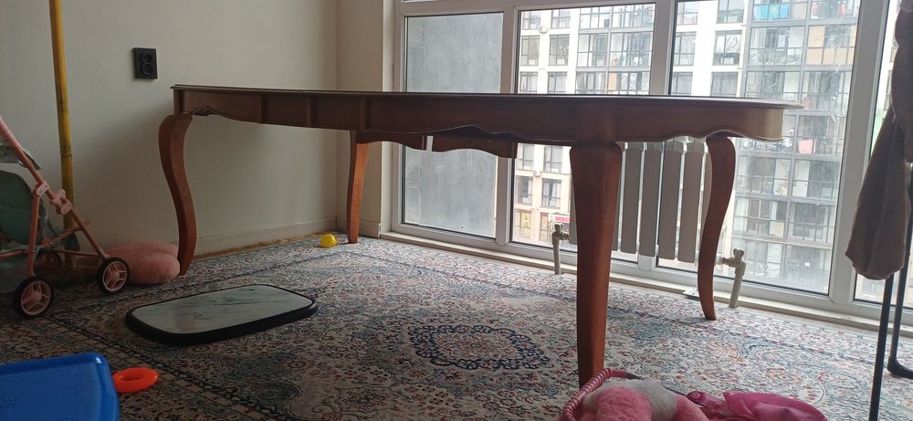 Стол в хорошем состоянии