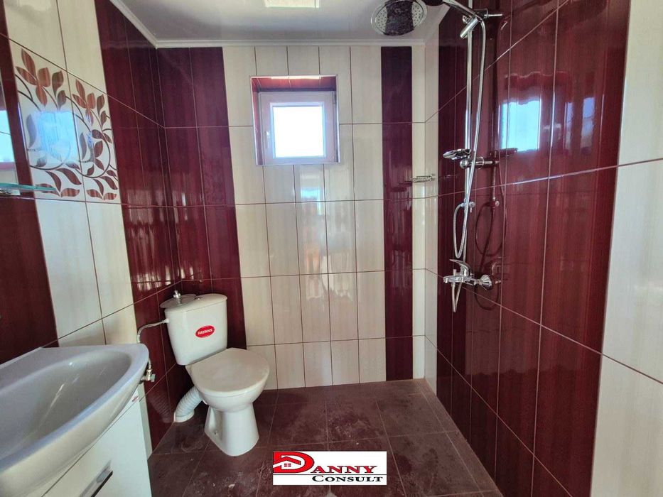 Къща с 5800 кв.м. двор в с. Климентово, обл. В.Търново