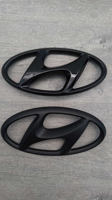 Emblemă neagră Hyundai