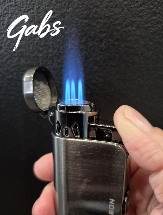 Запалка за пури JOBON в подаръчна кутия,три цвята L-0304