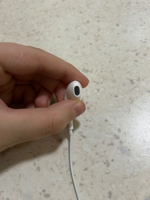 casti cu fir earbuds