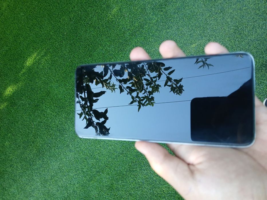 Tecno spark 10 holati yaxshi 128ga 4 xotira karopka dakument bor