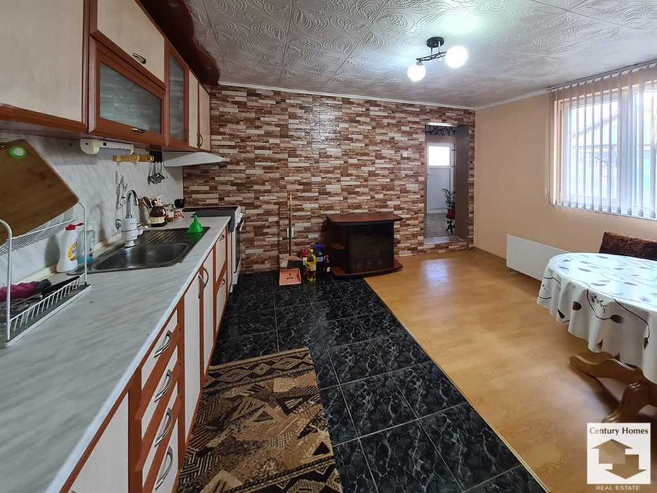 145269 Две къщи в един двор за продажба в гр. Полски Тръмбеш