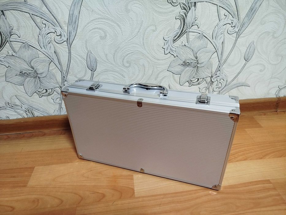 Доставка. Подарочный набор для барбекю в кейсе