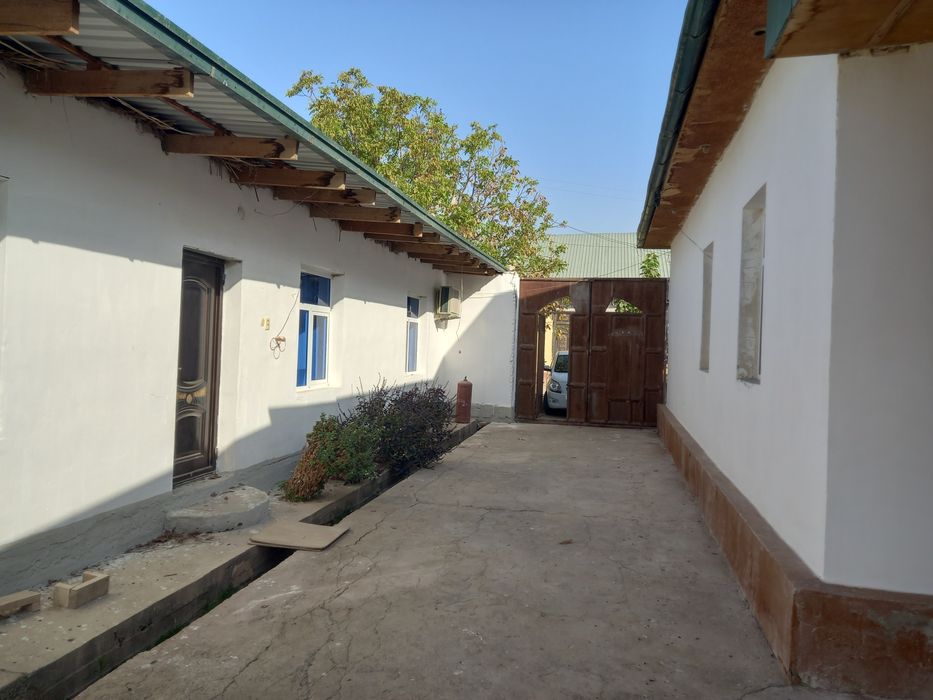 Шинам 7 хонали 10 соток дан зийод ер майдони, ошхона, баня, тандирхона