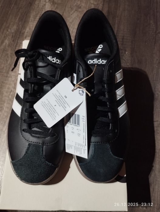 Adidas bărbat nou nefolosit cu eticheta