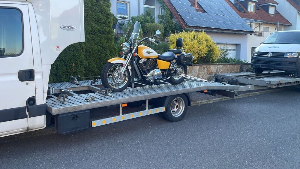 Vând motocicleta Honda shadow 1100