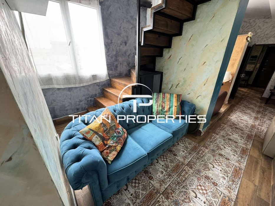 Тристаен апартамент в ж.к Възраждане