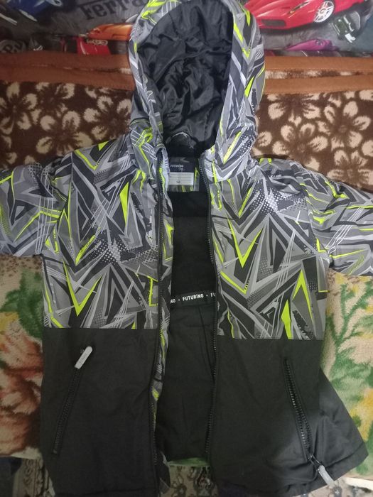 Продам куртку осень-весна