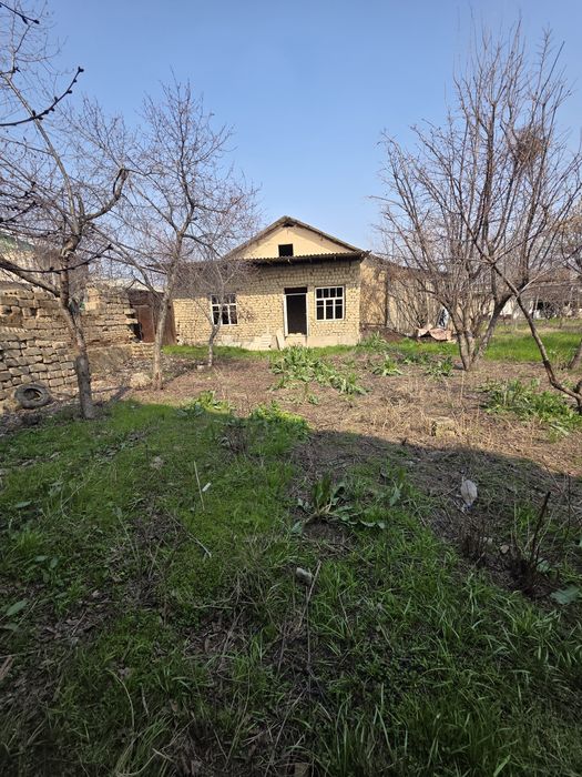 Кибрай тумани Қипчоқ маҳалласида 7 сотихли ер участкаси сотилади.