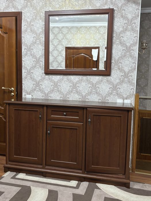 Шкаф с тумбой и с зеркалом