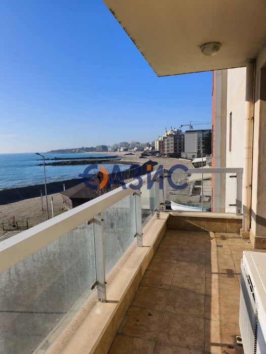 Апартамент с 2 спални в жилищна сграда на първа линия, Паркомясто, без