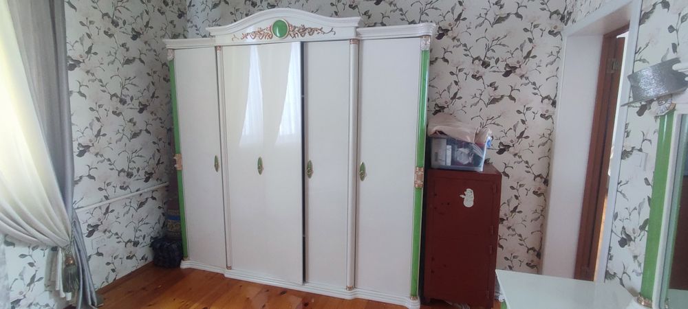 Спальный гарнитур