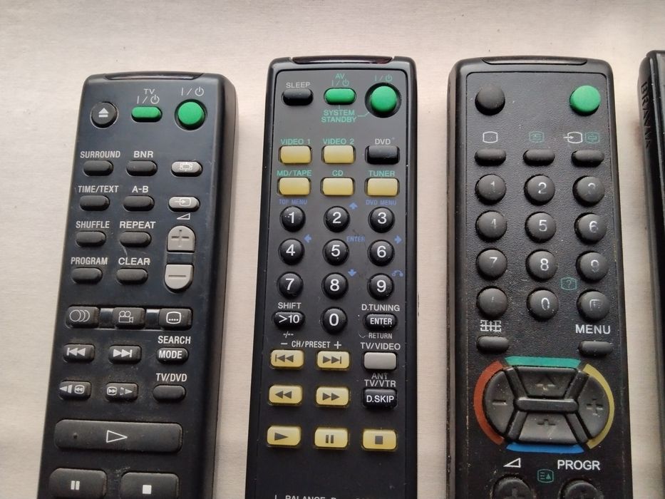 оригинални рядки и ценни дистанционни на Сони нов внос от Англия