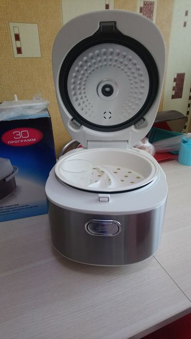 Мультиварка в отличном состоянии