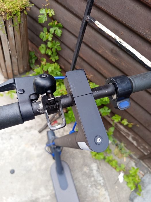 Vând trotineta xioami mi3