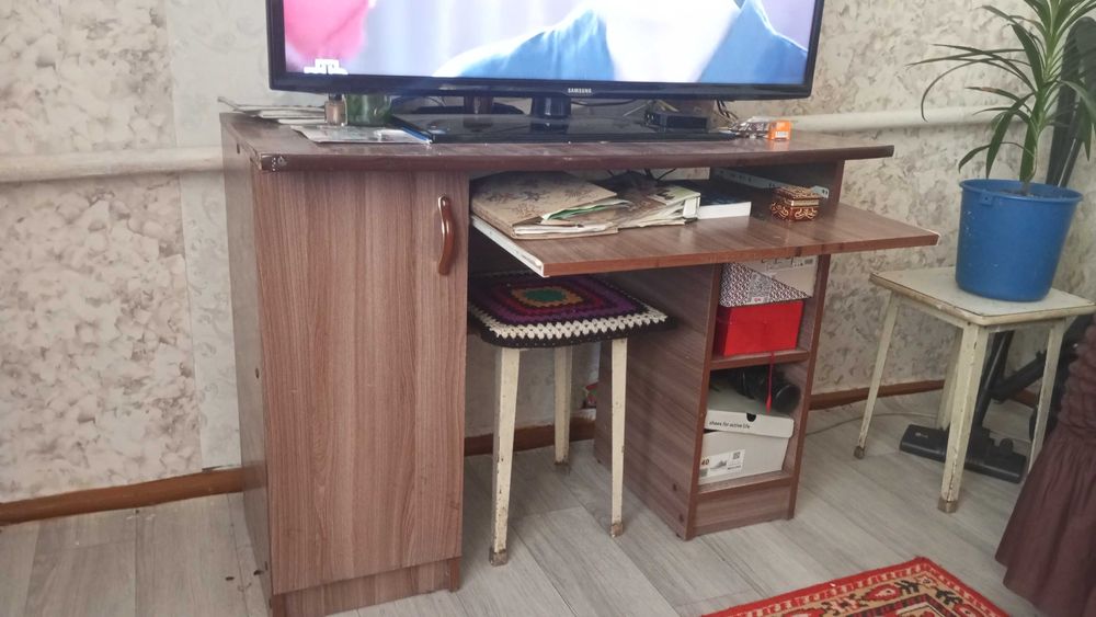 Стол компьютерный
