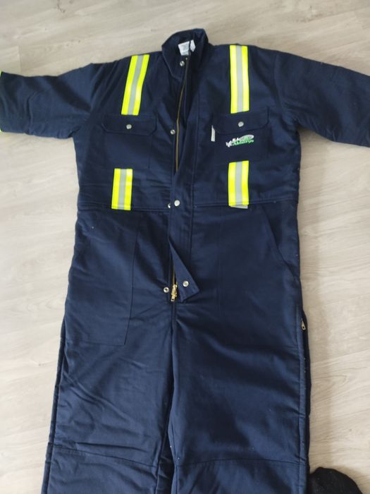 Продам спецодежду.