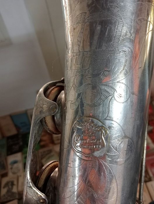 Saxofon vechi arta guban timisoara