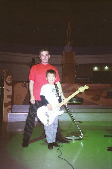 Обучение на гитаре, укулеле, бас гитаре.