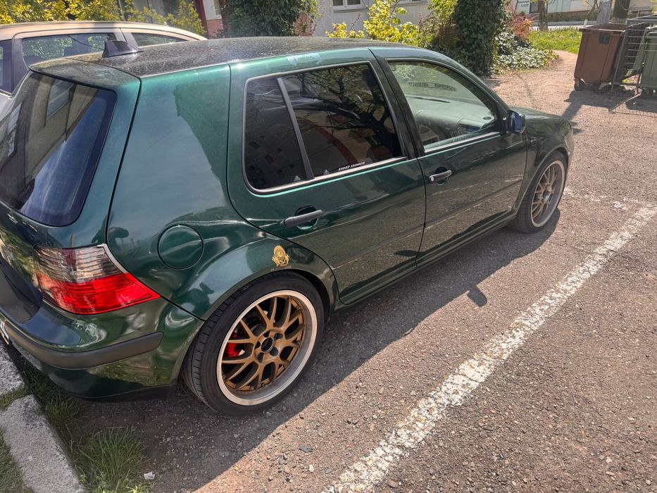 Vând golf 4 negociabil
