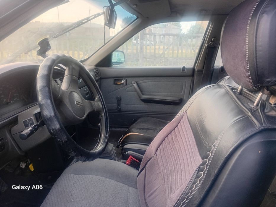 Срочно продам машину мазда 400000