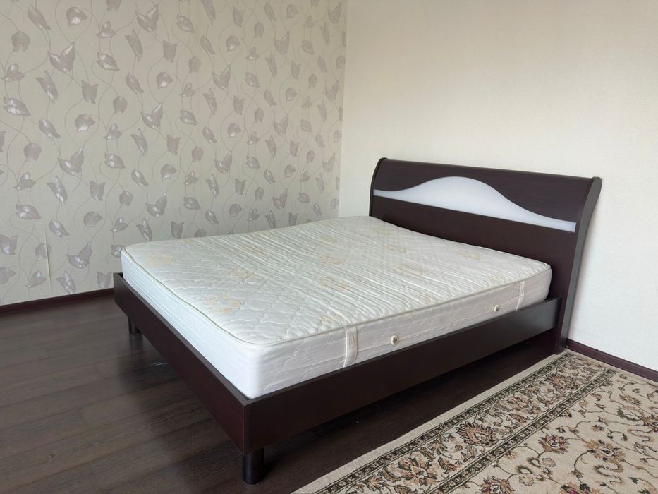 Двухспальная кровать