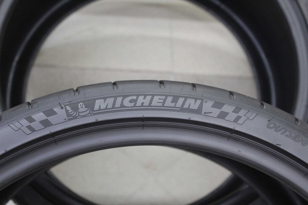 305/25-20 Michelin Pilot Super Sport