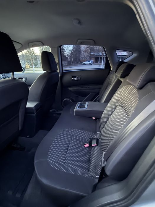 Vând nissan Qashqai