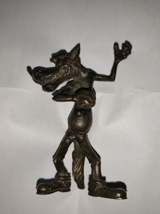 Бронзовая статуетка антиквариат
