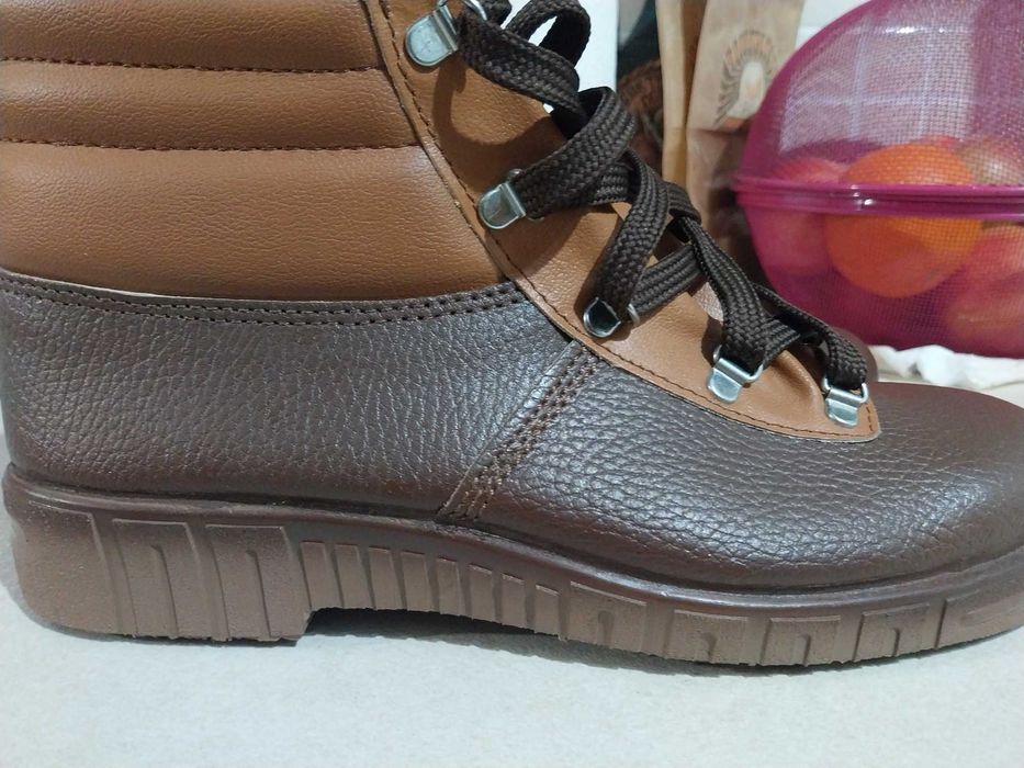 Мъжки работи обувки 42номер  Франция