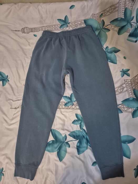 Vând pantaloni de trening