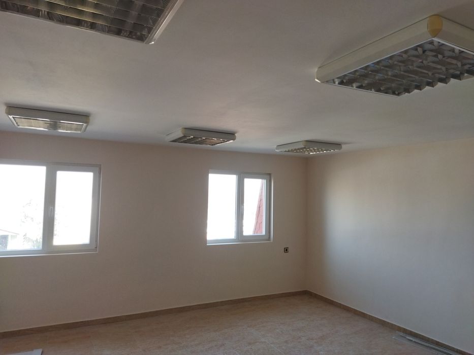 Офиси под наем намира се на автогарата от 20/60кв.