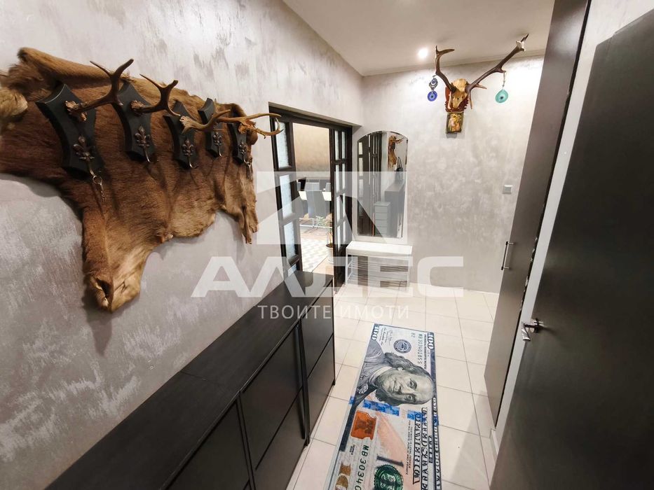 Продава се Тристаен апартамент в София, Студентски град - 120 кв.м за 1360 €/кв.м - Снимка #16