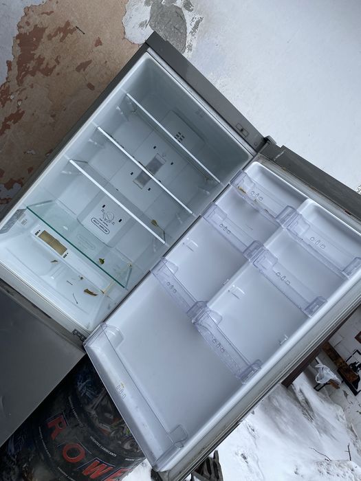 Продам холодильник LG