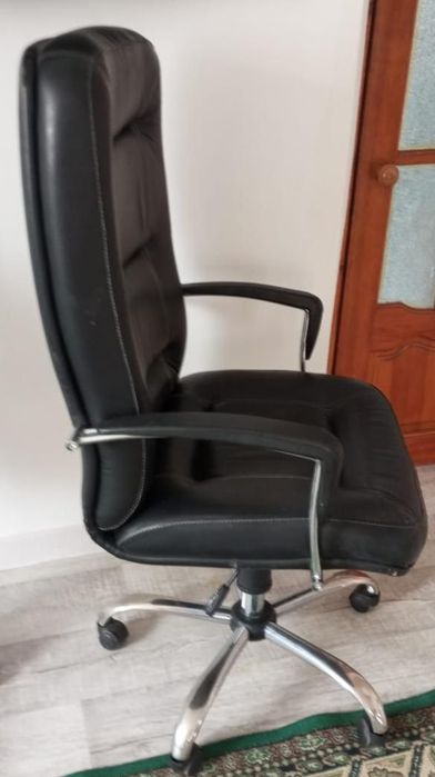 Кресло черное б/у
