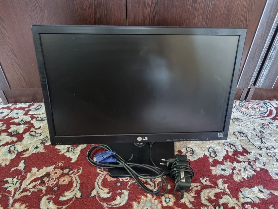 LG Led Monitor 19