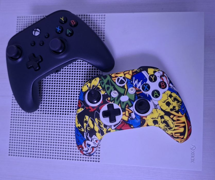 Consolă Microsoft Xbox One S 500Gb